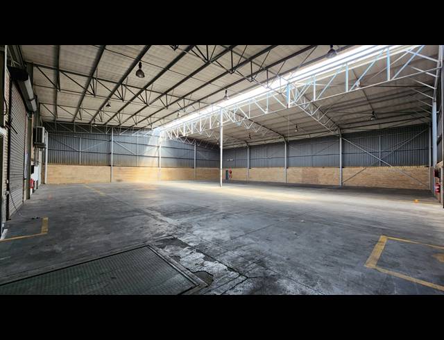 1,235M² WAREHOUSE FOR SALE IN SPARTAN
